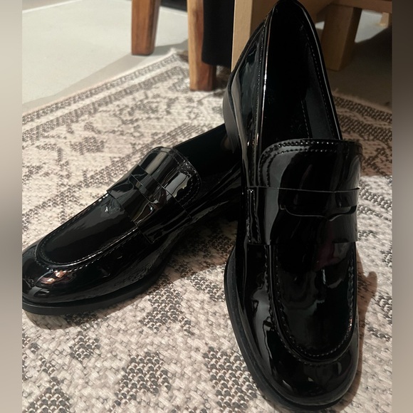Zara Patent Leather Loafers - Picture 10 of 15